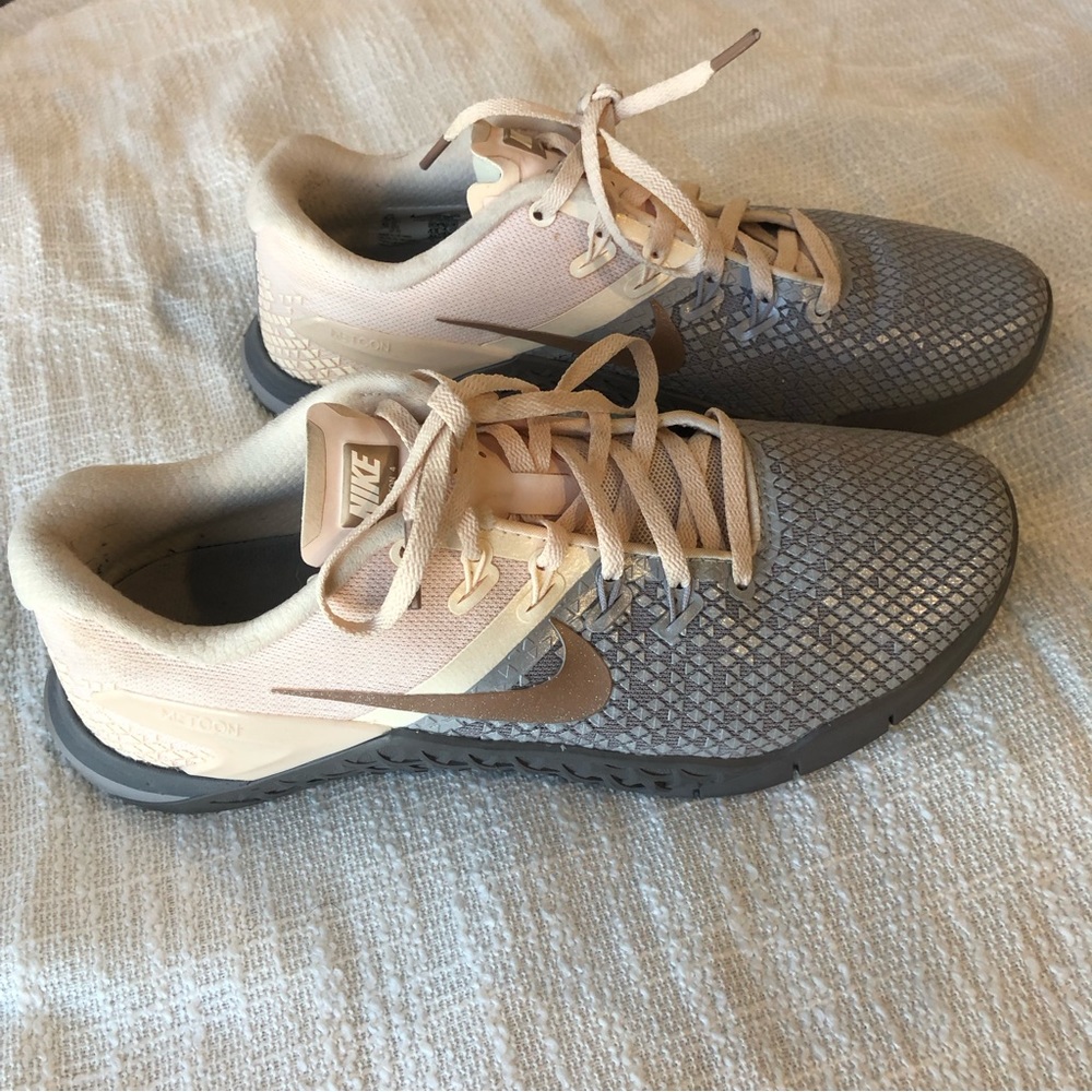 Women’s Nike Metcon 4 Size 8.5